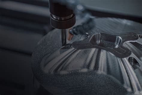 CNC fræsning & drejning af komponenter til industrien .